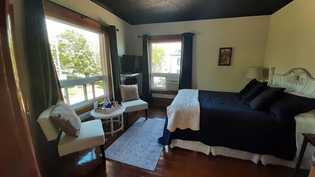 Stonewater Manor B&B Gananoque Zewnętrze zdjęcie