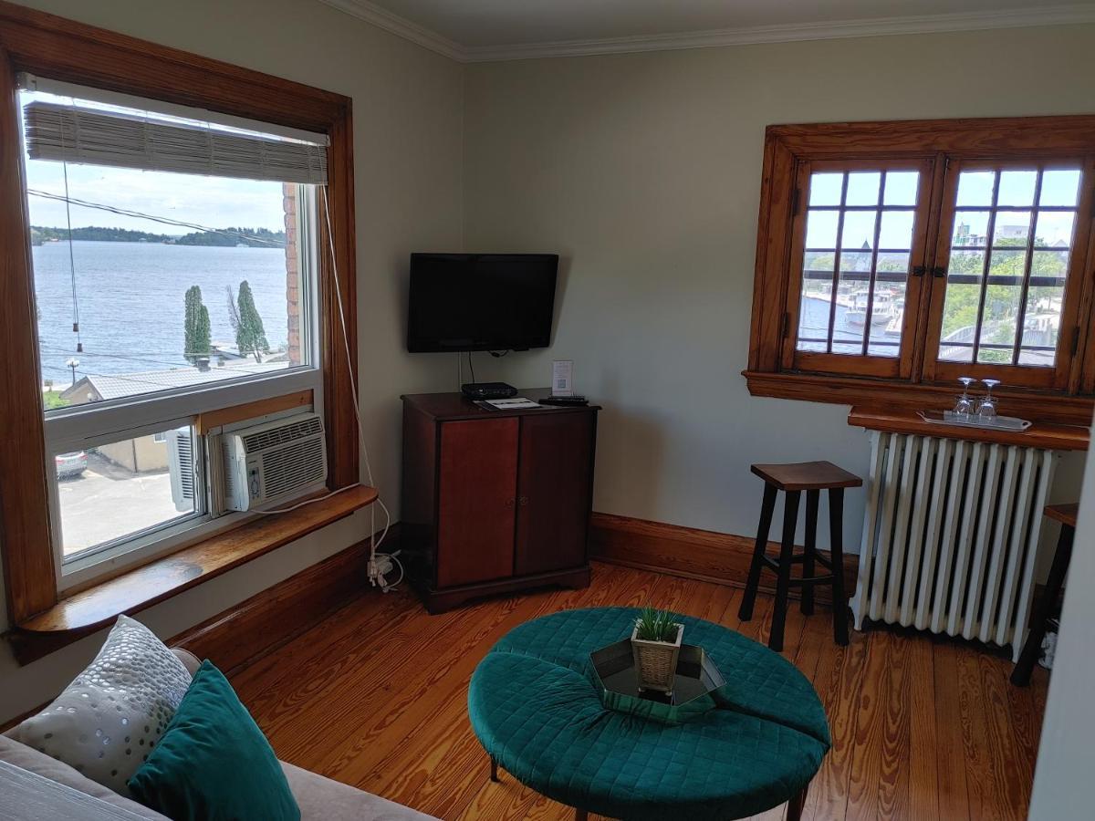Stonewater Manor B&B Gananoque Zewnętrze zdjęcie